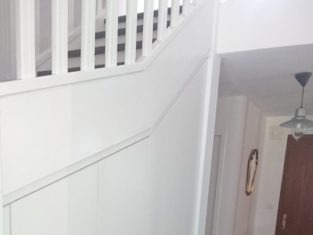 Rénovation intérieure avec la création d'un escalier et ses rangement
